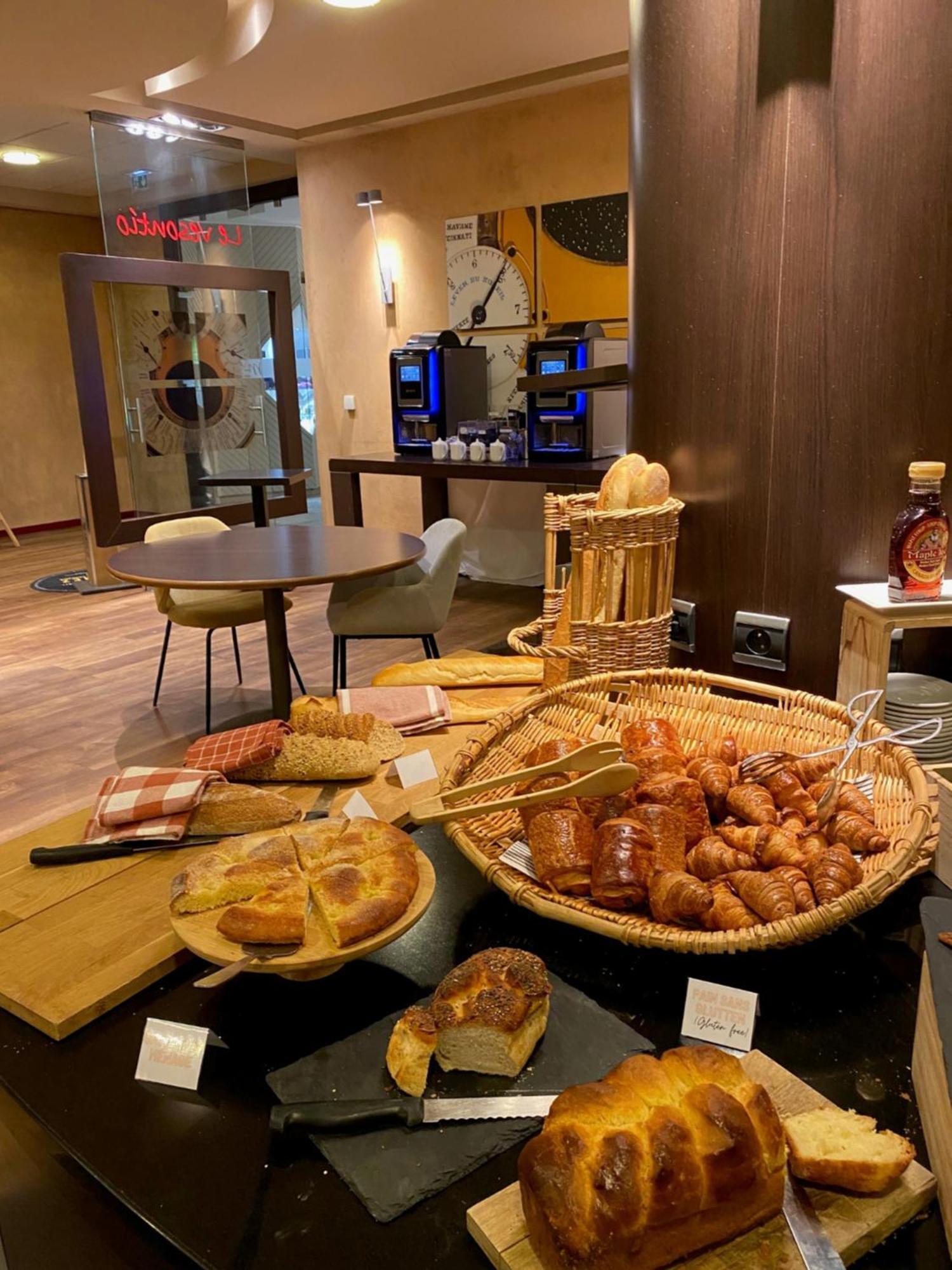 Mercure Besancon Parc Micaud - Hotel & Bar Εξωτερικό φωτογραφία