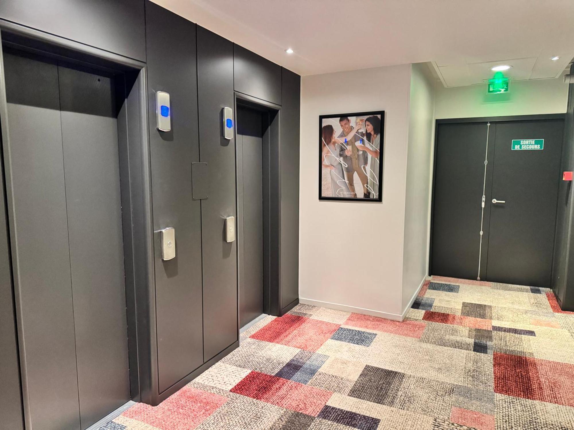 Mercure Besancon Parc Micaud - Hotel & Bar Εξωτερικό φωτογραφία